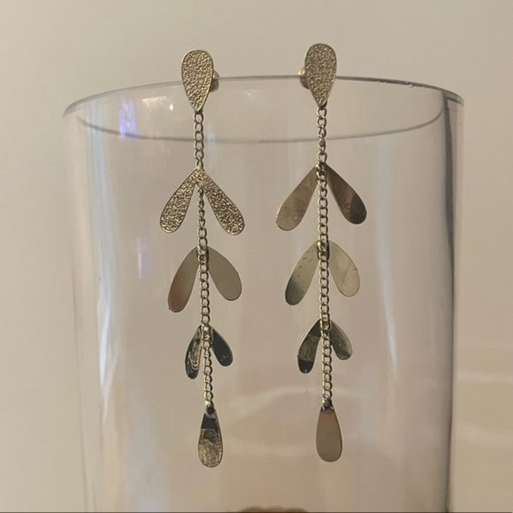 ♡Gold♡ Heart leaves earrings!♡ - Picture 5 of 5